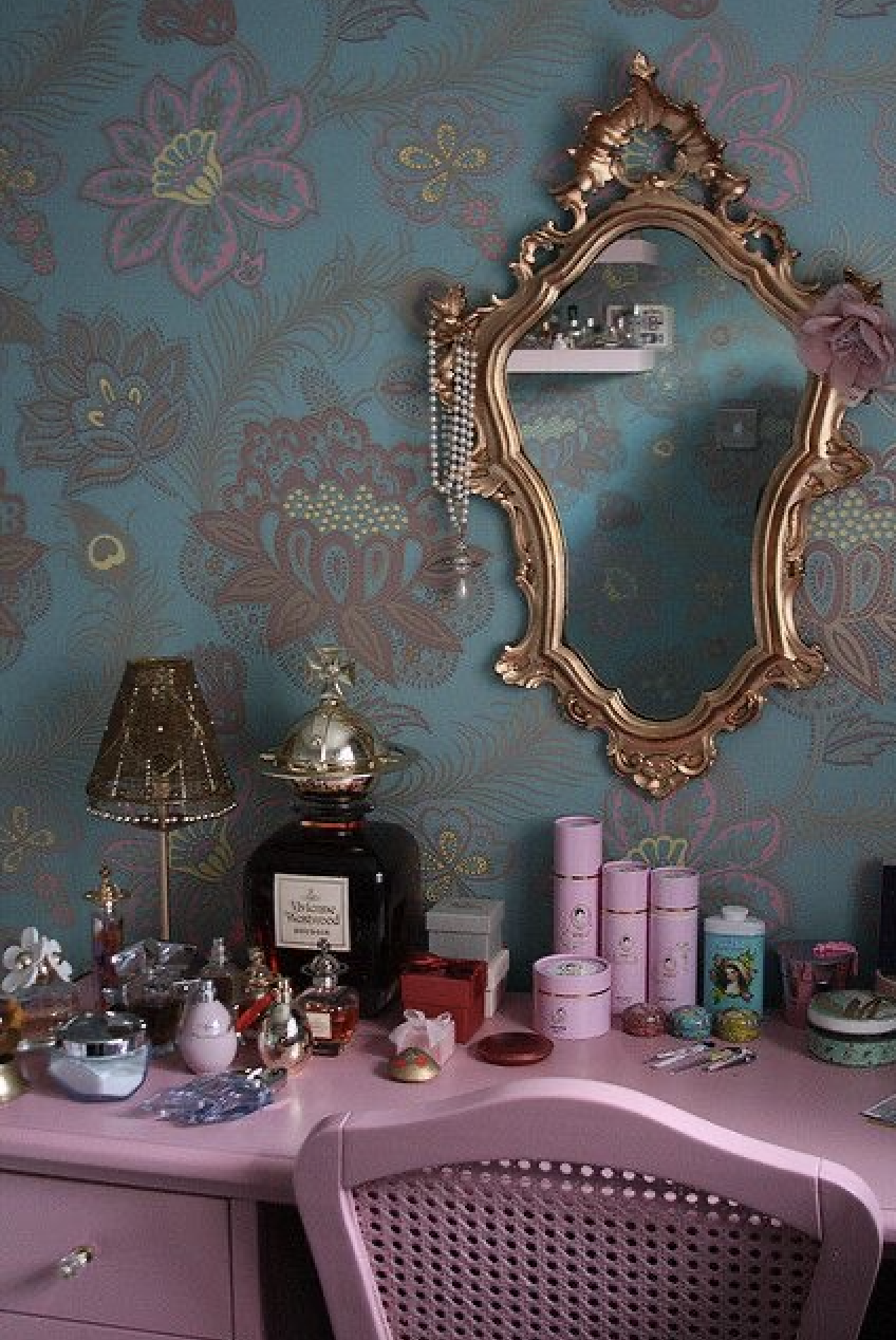 Clutter vs Mess: My Obsession with Knick-Knacks & Maximalism